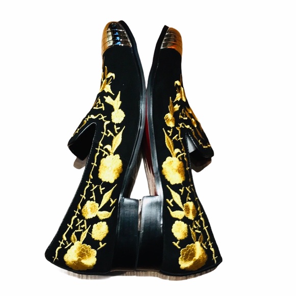 NWOT Wolf -Valley Suede Floral Embroidered Loafers main image 8